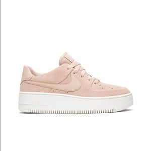 WMNS AIR FORCE 1 SAGE LOW IN ‘PARTICLE BEIGE’